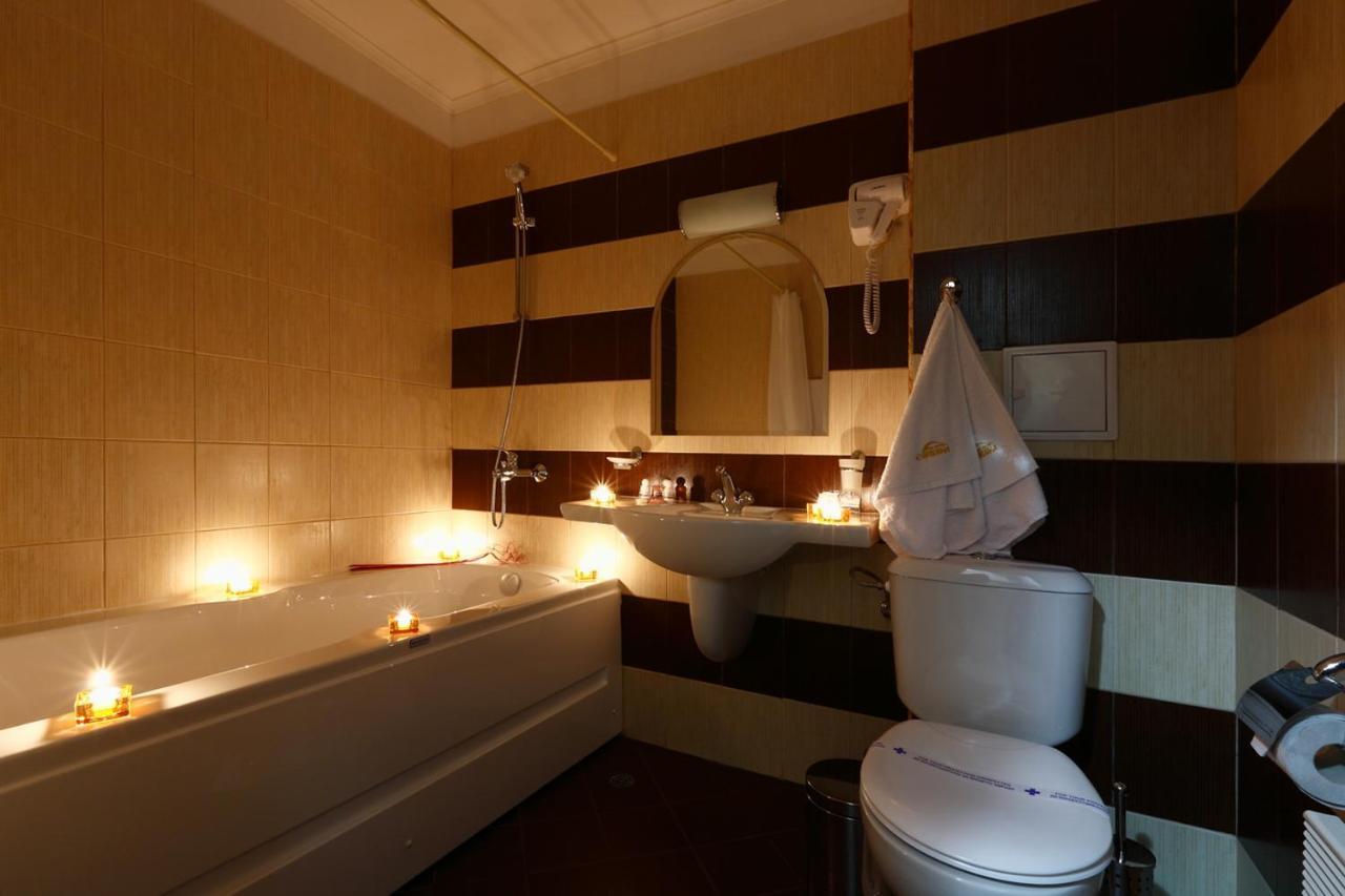 Evridika Hotel 代温 外观 照片