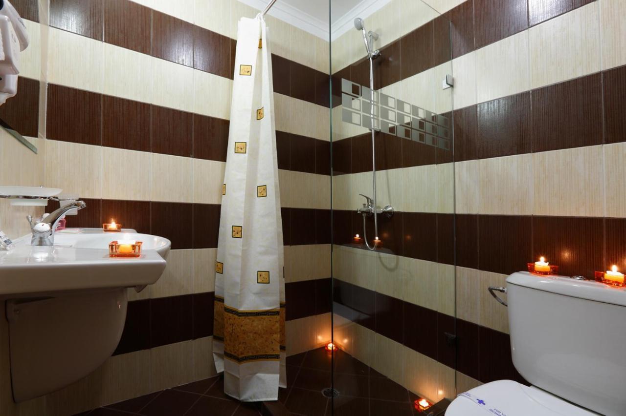 Evridika Hotel 代温 外观 照片